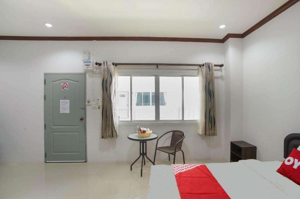Oyo 75394 Sakthong Grand Hotel Чіанґ-Кгонґ Екстер'єр фото