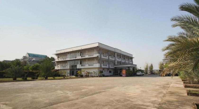 Oyo 75394 Sakthong Grand Hotel Чіанґ-Кгонґ Екстер'єр фото