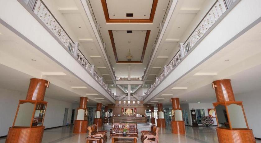Oyo 75394 Sakthong Grand Hotel Чіанґ-Кгонґ Екстер'єр фото