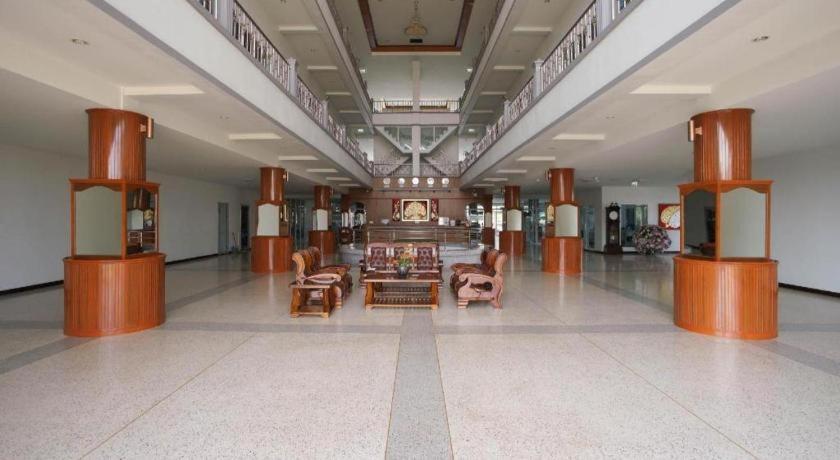 Oyo 75394 Sakthong Grand Hotel Чіанґ-Кгонґ Екстер'єр фото