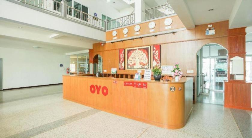 Oyo 75394 Sakthong Grand Hotel Чіанґ-Кгонґ Екстер'єр фото