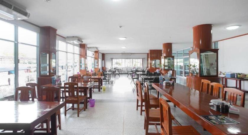 Oyo 75394 Sakthong Grand Hotel Чіанґ-Кгонґ Екстер'єр фото